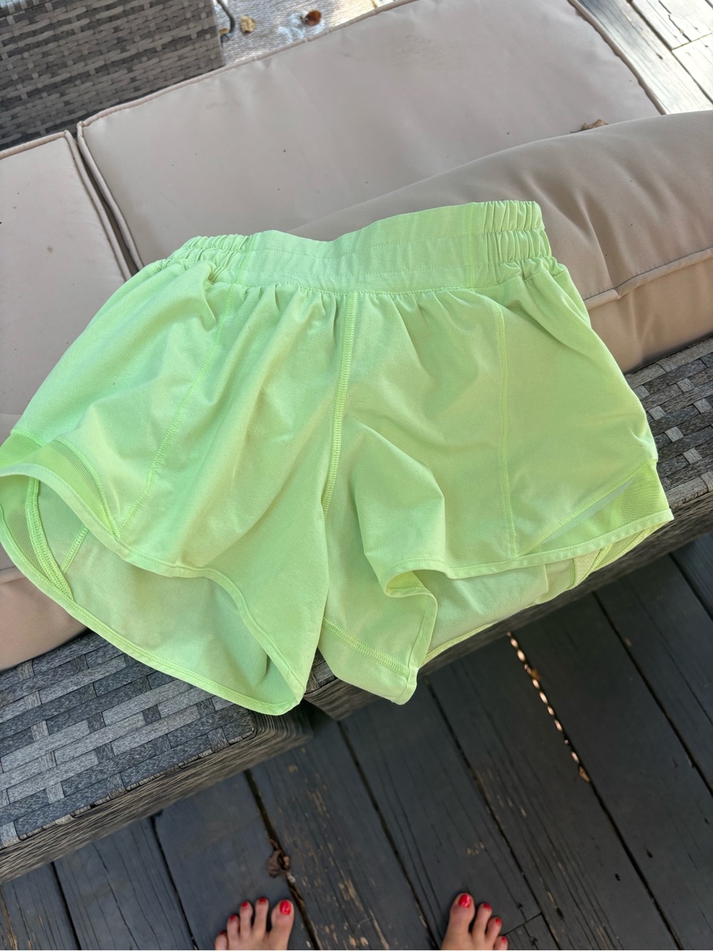 Lululemon Lime 2.5” Hotty Hots